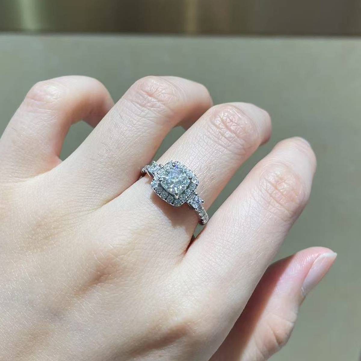 Light Luxury Pillow shaped Women's Ring S925 Silver Plated Platinum Customized Selection Main Stone Moissanite 1.0ct/Sub Stone Cubic Zirconia